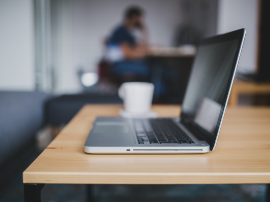 机器学习入门之2018年数据科学语言工具排名，Python完胜R语言